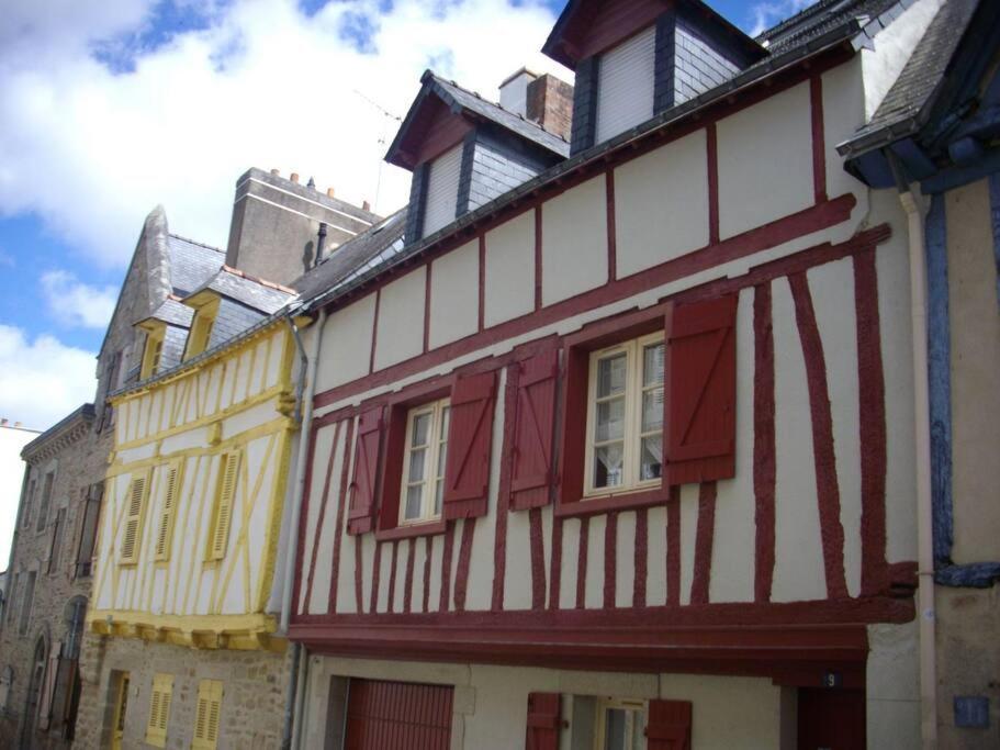Au Centre De Vannes Exterior foto
